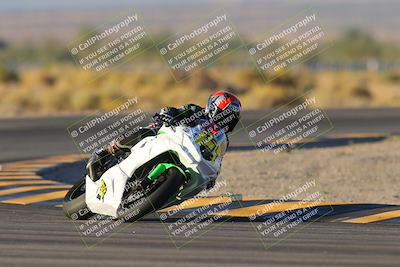 media/Nov-19-2023-CVMA (Sun) [[1f3d1b7ccb]]/Race 17 Amateur Supersport Middleweight/